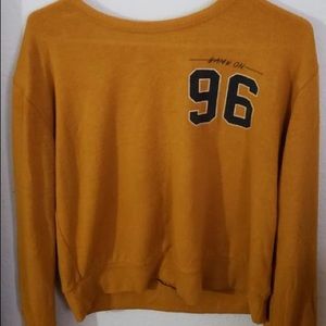 MUSTARD COLORED LONG SLEEVE/CREWNECK
